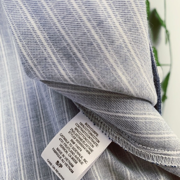 Oversized Off the Shoulder Button-up Top - Picture 6 of 6